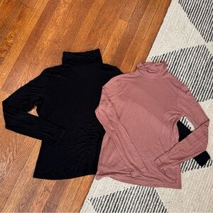Set of 2 Turtlenecks in Black and Salmon Pink Brown